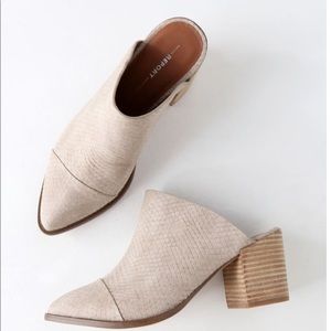 TOSH STONE SNAKE EMBOSSED POINTED TOE MULES
